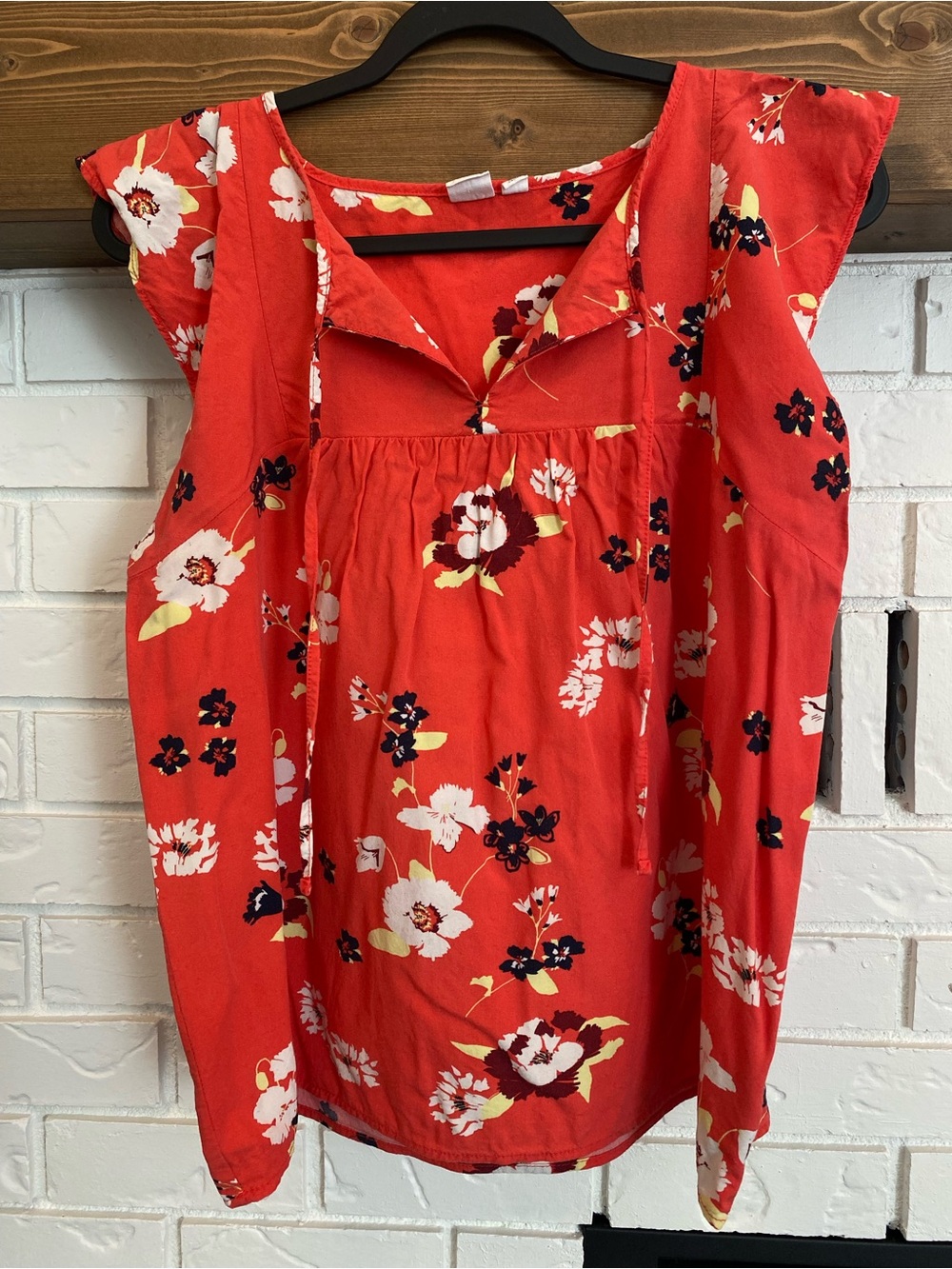 GAP Floral Tie Neck Blouse Top Women’s Large Red Orange Flowy Boho Rayon